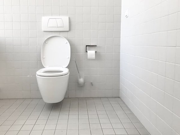 Le fonctionnement essentiel des toilettes sèches : comment ça marche ?