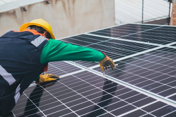 Comment choisir le type de panneaux photovoltaïques et un installateur ?